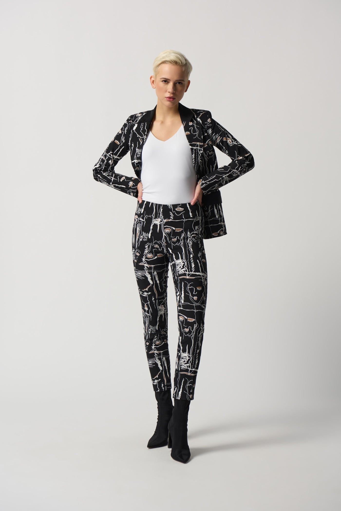 Joseph Ribkoff Face Print Cropped Pants 