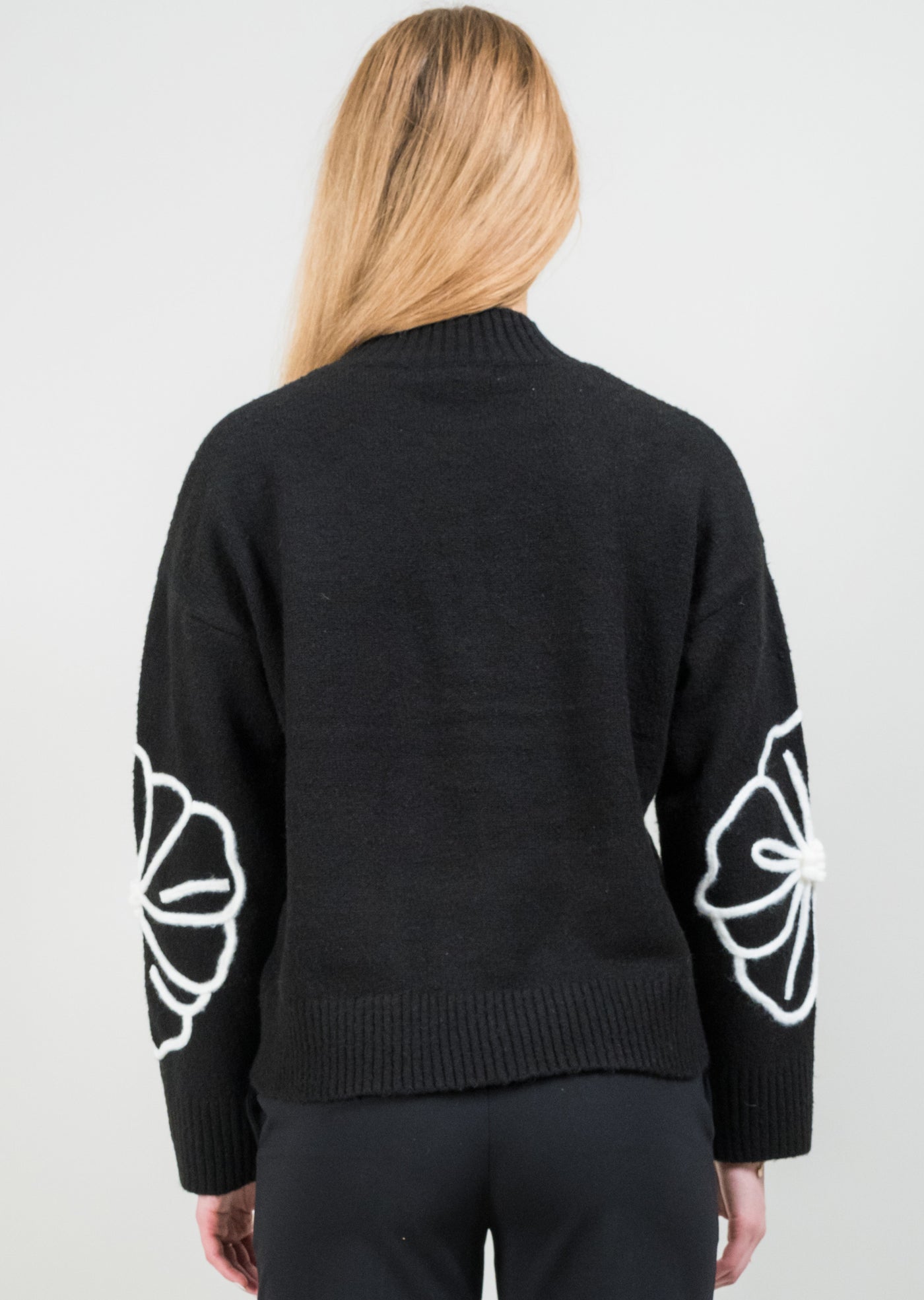 Poppy Embroidered Mockneck Lisette L