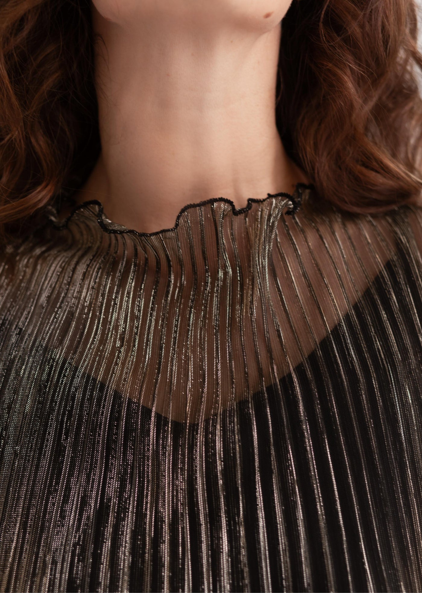 Funnel Neck Slit Over Under, Pleated Mesh Sympli