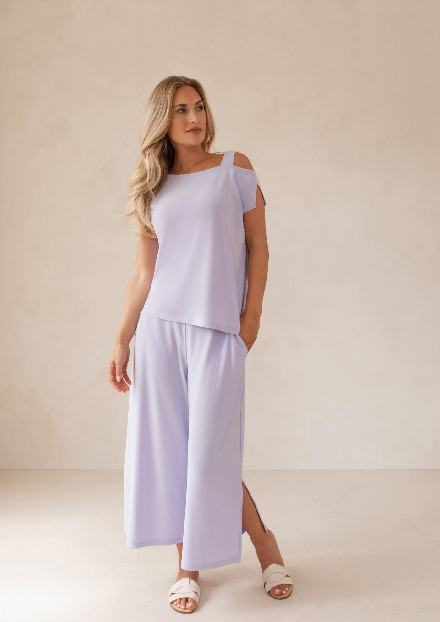 Sympli Side Slit Wide Capri, Sale Color 